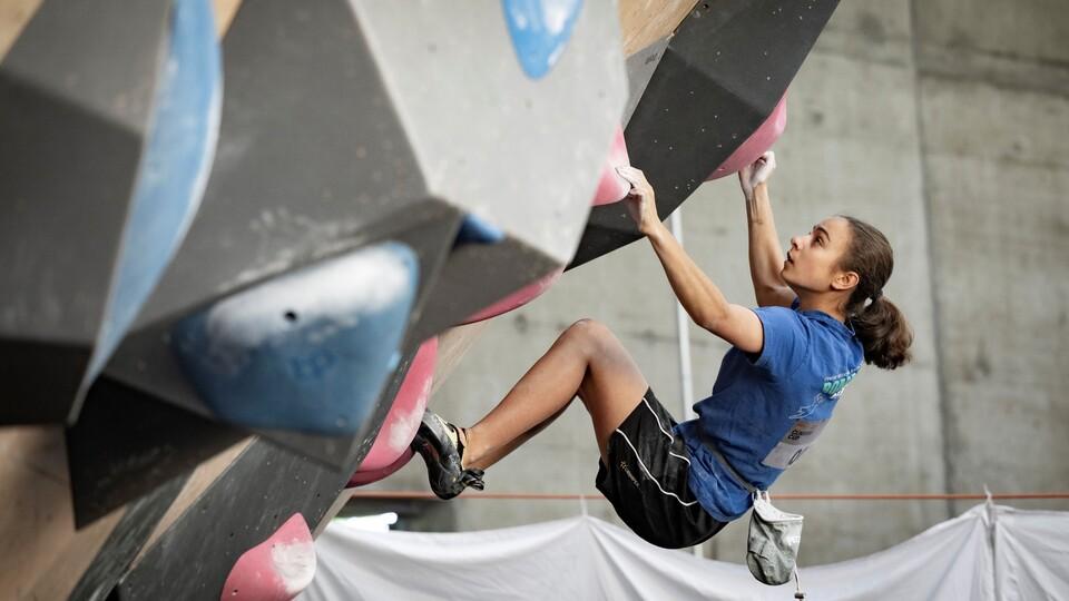 Poster Swiss Climbing Cup, Zürich: Boulder SM - Final U19 Frauen